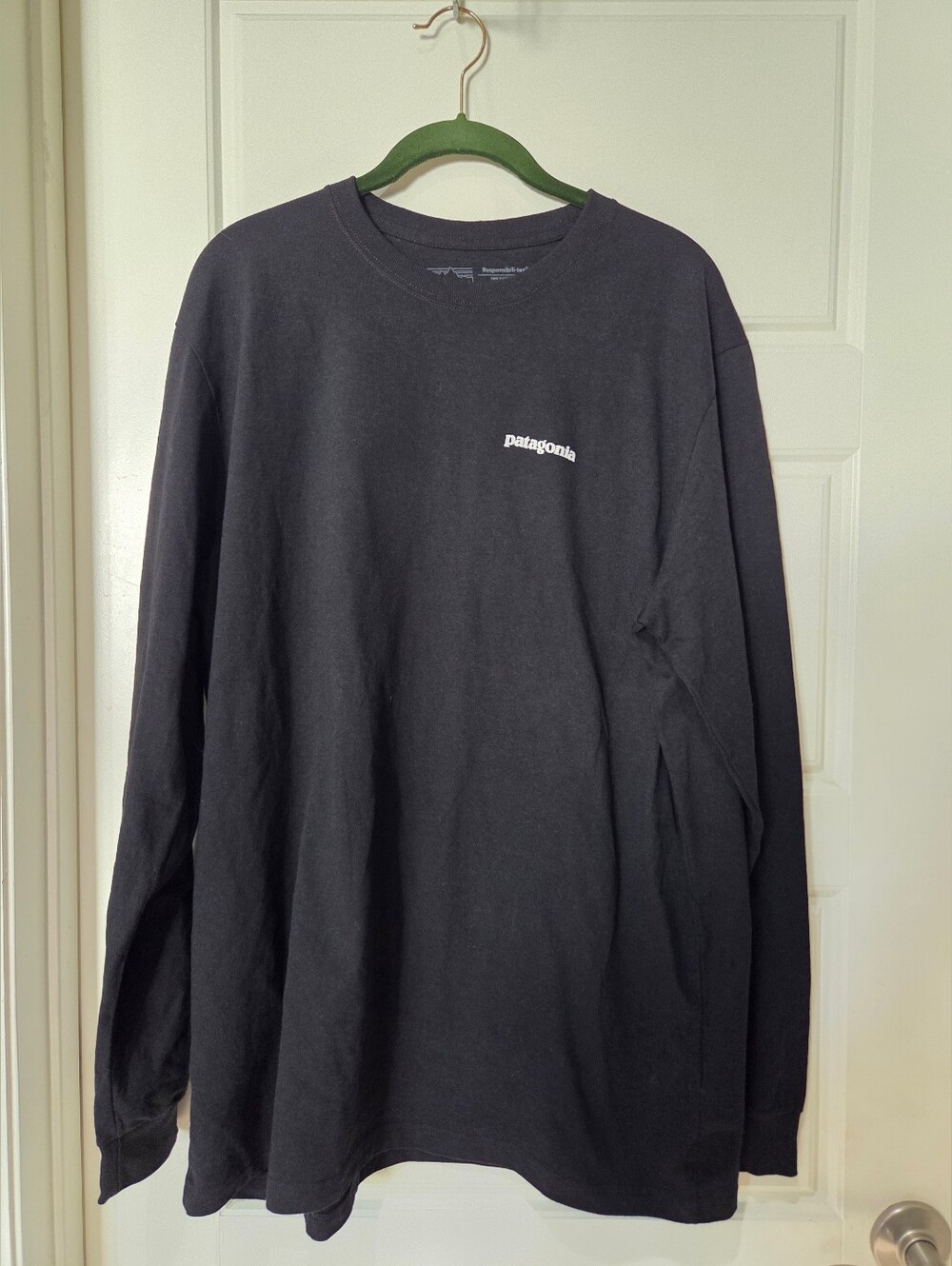 Patagonia Logo Long-Sleeve Responsibili- T-Shirt XL